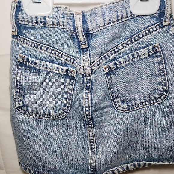 Old Navy Kids Blue Jean Jacket Set with Colorful Buttons - Picture 7 of 7